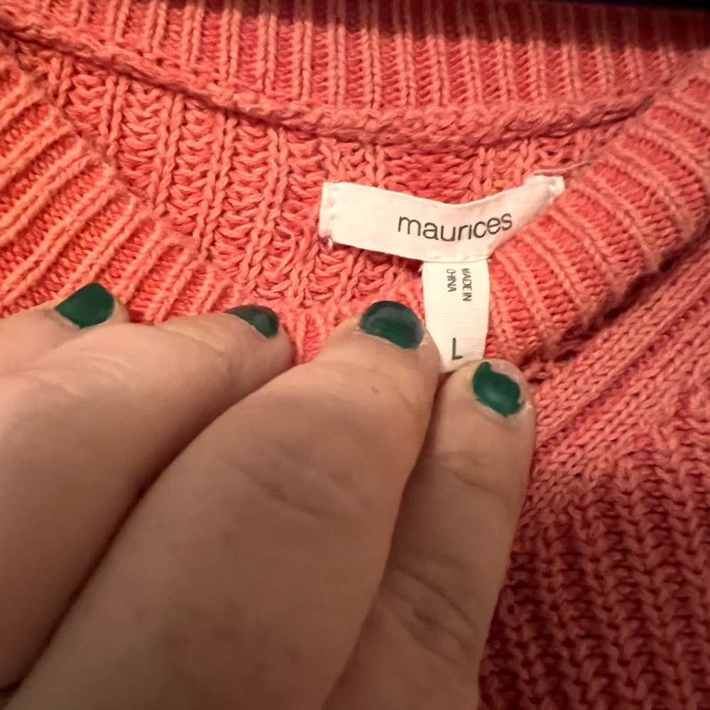 🐚 Maurice’s coral sweater. - Picture 2 of 2